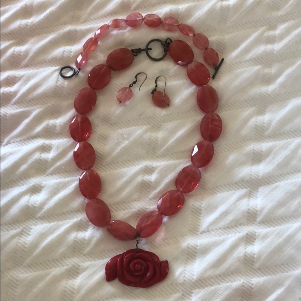 Rose quartz and red coral set